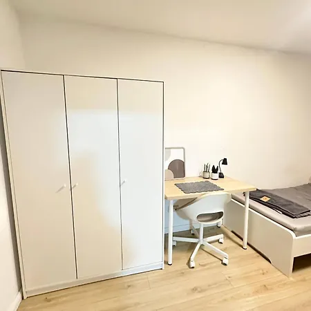 Monteurwohnung Wahren - 7 Betten Apartment