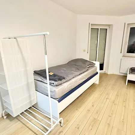 Monteurwohnung Wahren - 7 Betten Apartment *