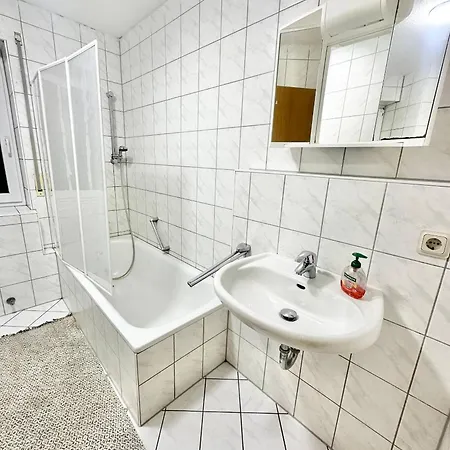 Monteurwohnung Wahren - 7 Betten Apartment